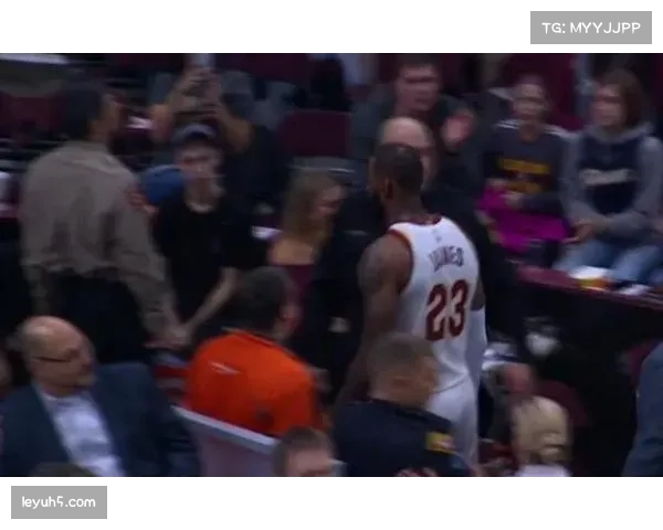 赖斯场均2.8次抢断8次拦截，中场阻截区成对手死亡地带